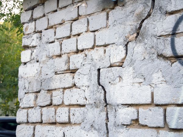 Cracked Brick Wall Repair in Baltimore